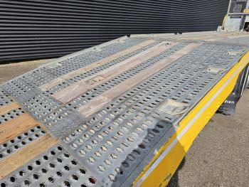 AD320S42 8x2 / WINCH / RETARDER